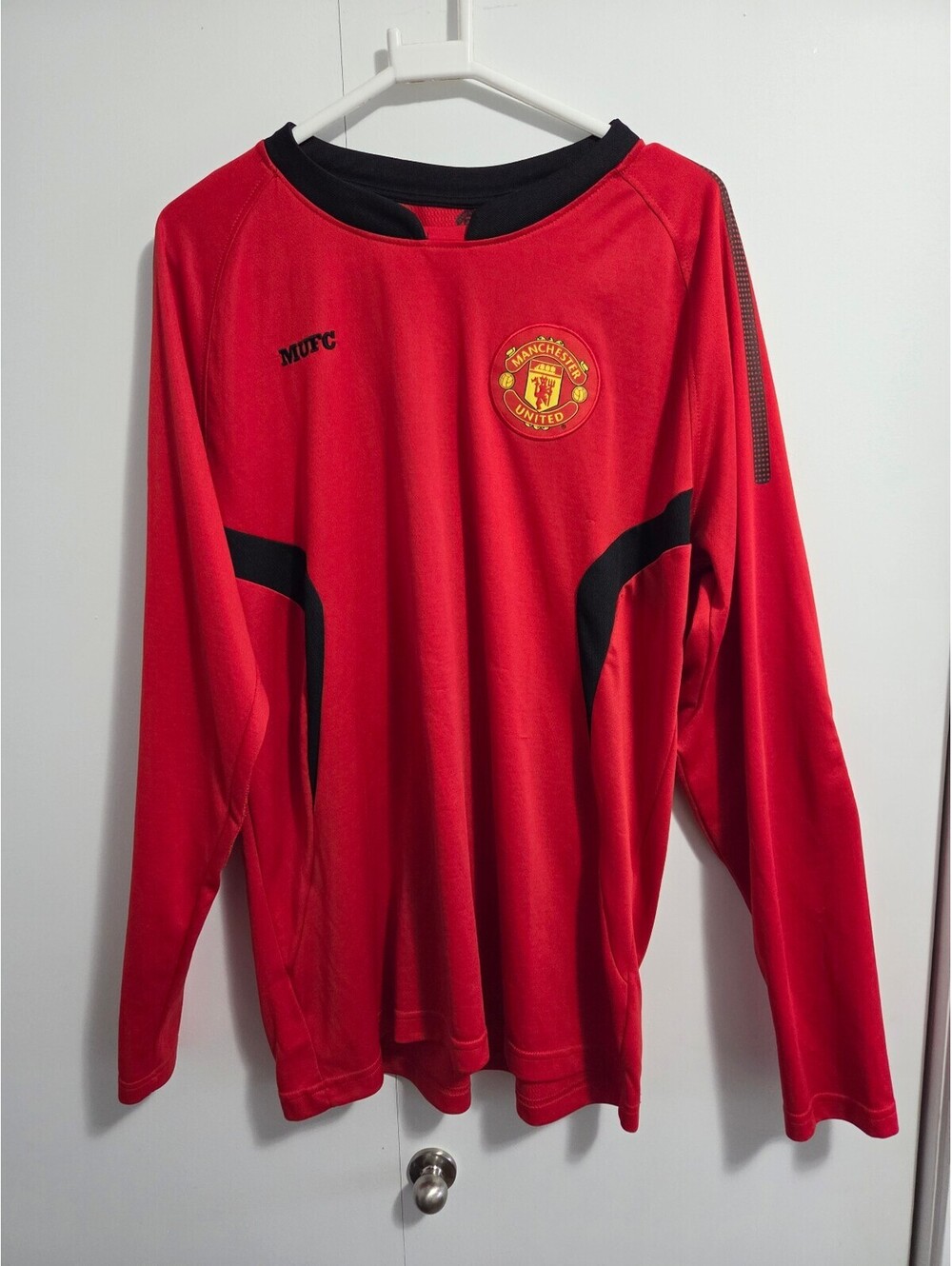 Manchester United Red Long Sleeve Goalkeeper Jersey